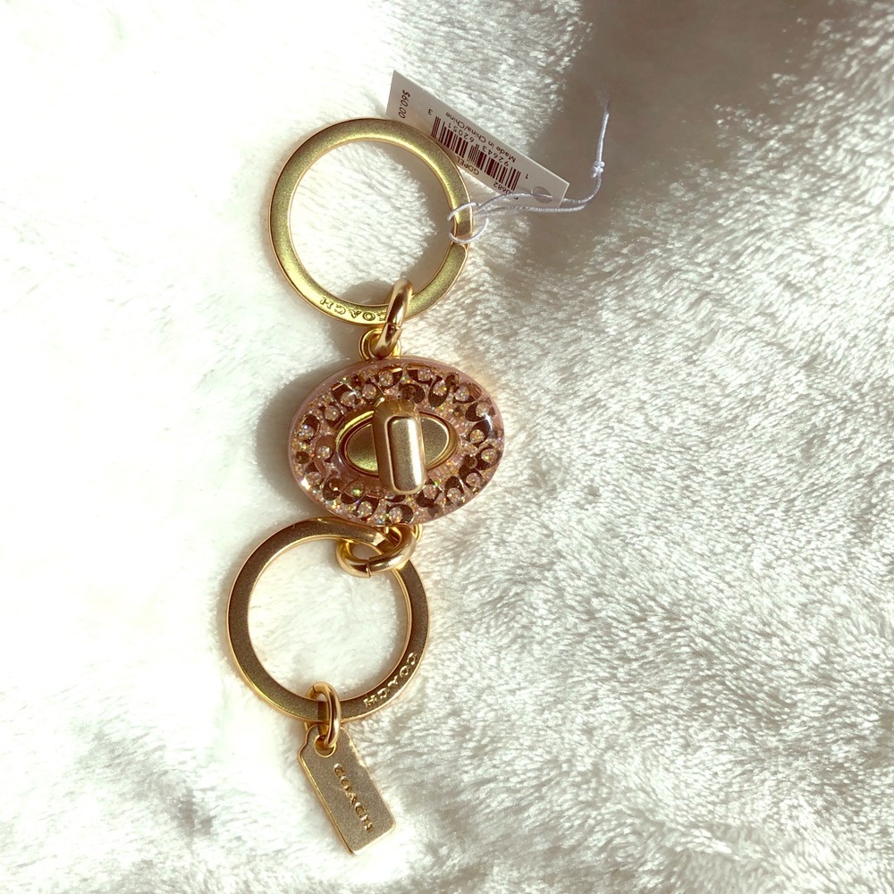 🔥NEW🔥Coach Turnlock Valet Key Ring